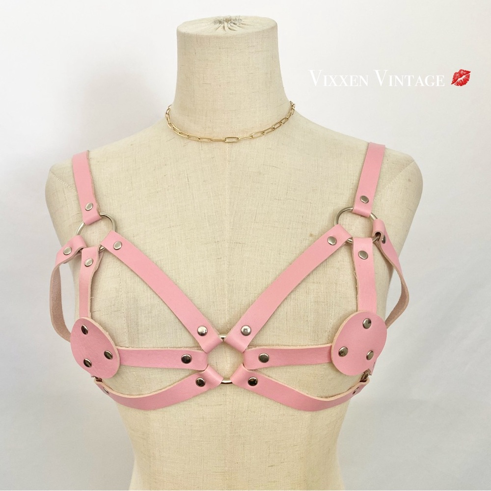 🏁SALE🏁FESTIVAL RAVE FAUX LEATHER OPEN HARNESS BRA IN PINK